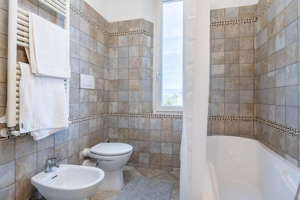 -Villa Emily- Parking, Garden & Wi-Fi Пиза Экстерьер фото